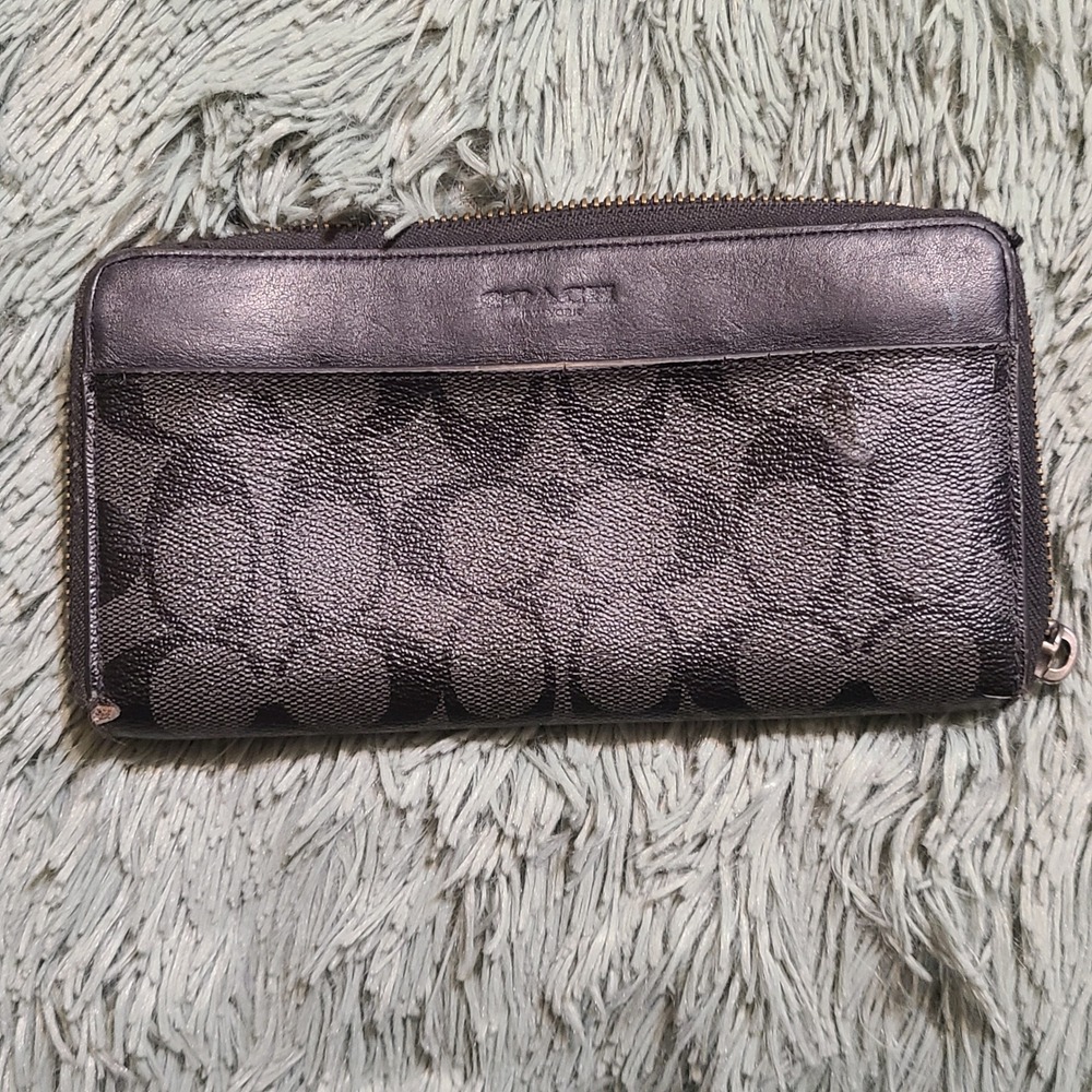 Coach Accordion Zip Around Long Wallet In Signature Canvas‎ Black Oxblood